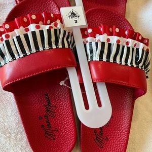 NWT Minnie Mouse sandals slide for girls, Colo red , size 4